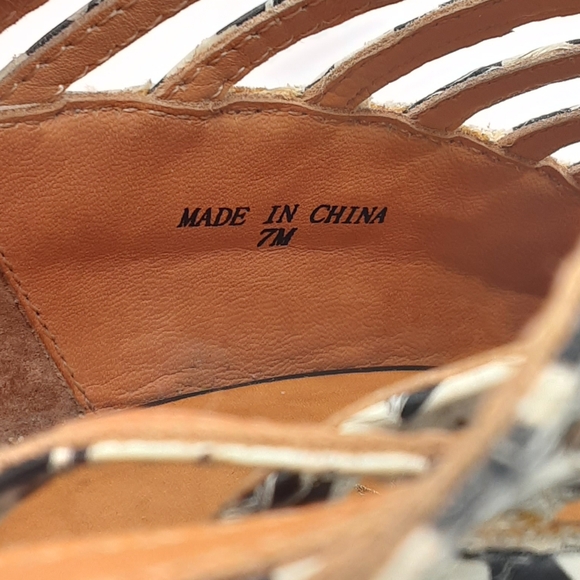 Rebecca Minkoff Sydney Snake Print Cage Wedge Sandal Size 7. - Picture 10 of 14